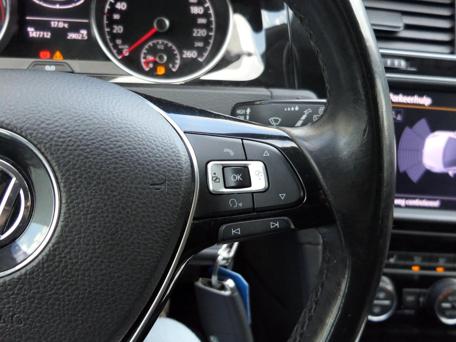 Volkswagen Golf Variant 1.4 TSI Highline 122PK | Xenon | Half leder/stof | Stoelverwarming 47546461-15.jpg | Autobedrijf van Wierick