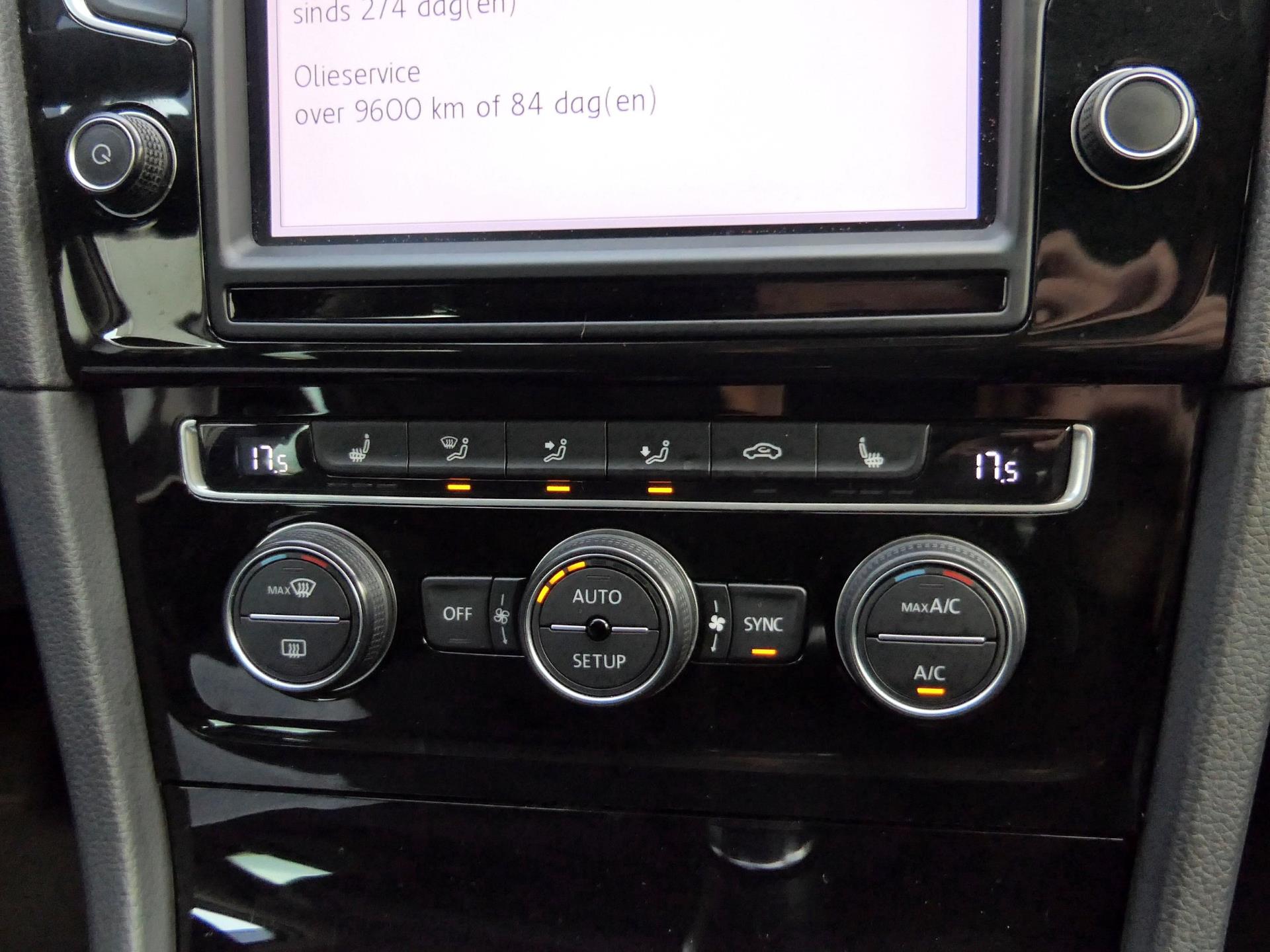 Volkswagen Golf Variant 1.4 TSI Highline 122PK | Xenon | Half leder/stof | Stoelverwarming 47546461-9.jpg | Autobedrijf van Wierick