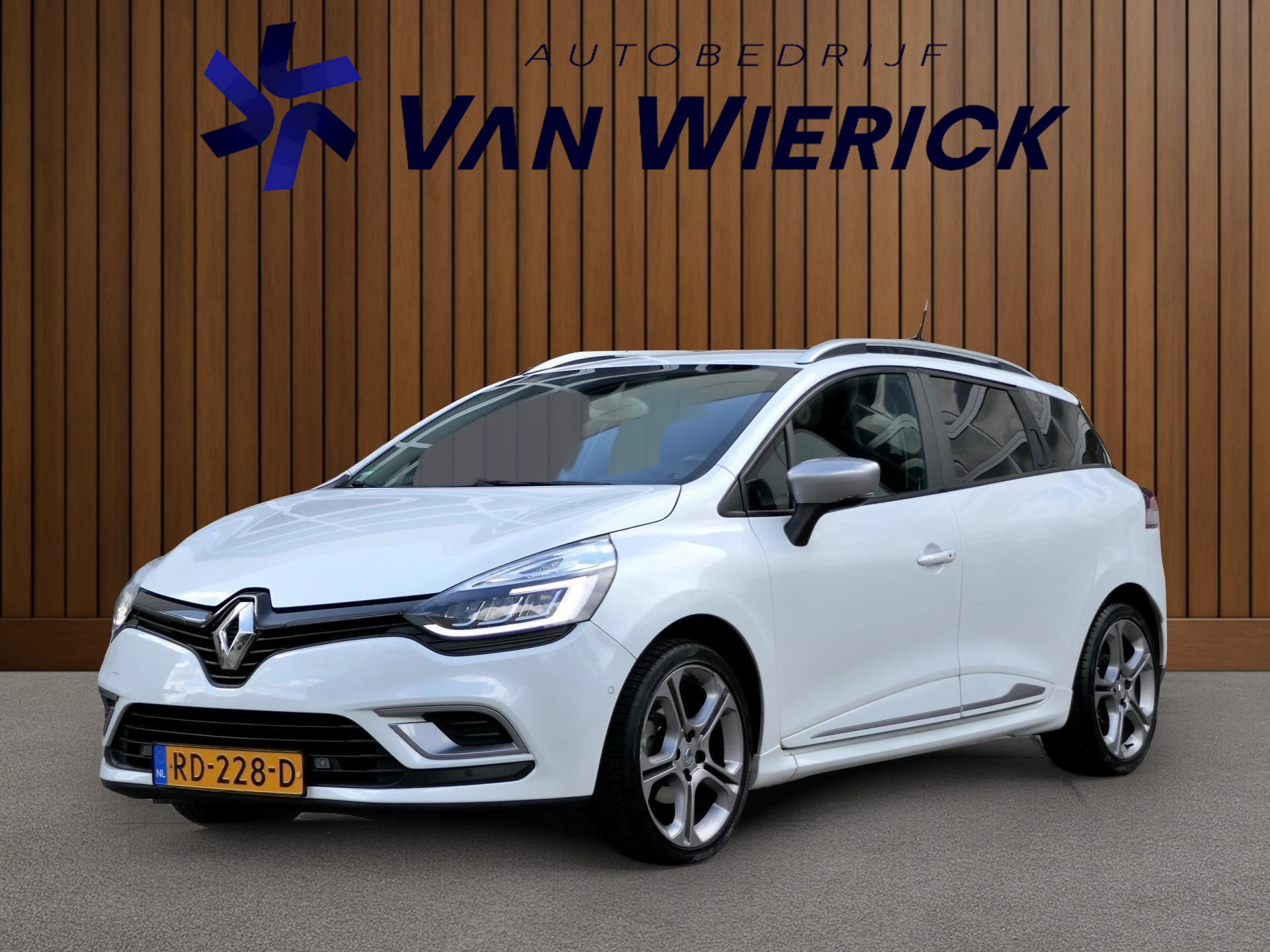 Renault Clio Estate 1.2 TCe 118PK GT-Line | Leer | LED | Camera | Keyless | Climate Control 47572135-0.jpg | Autobedrijf van Wierick