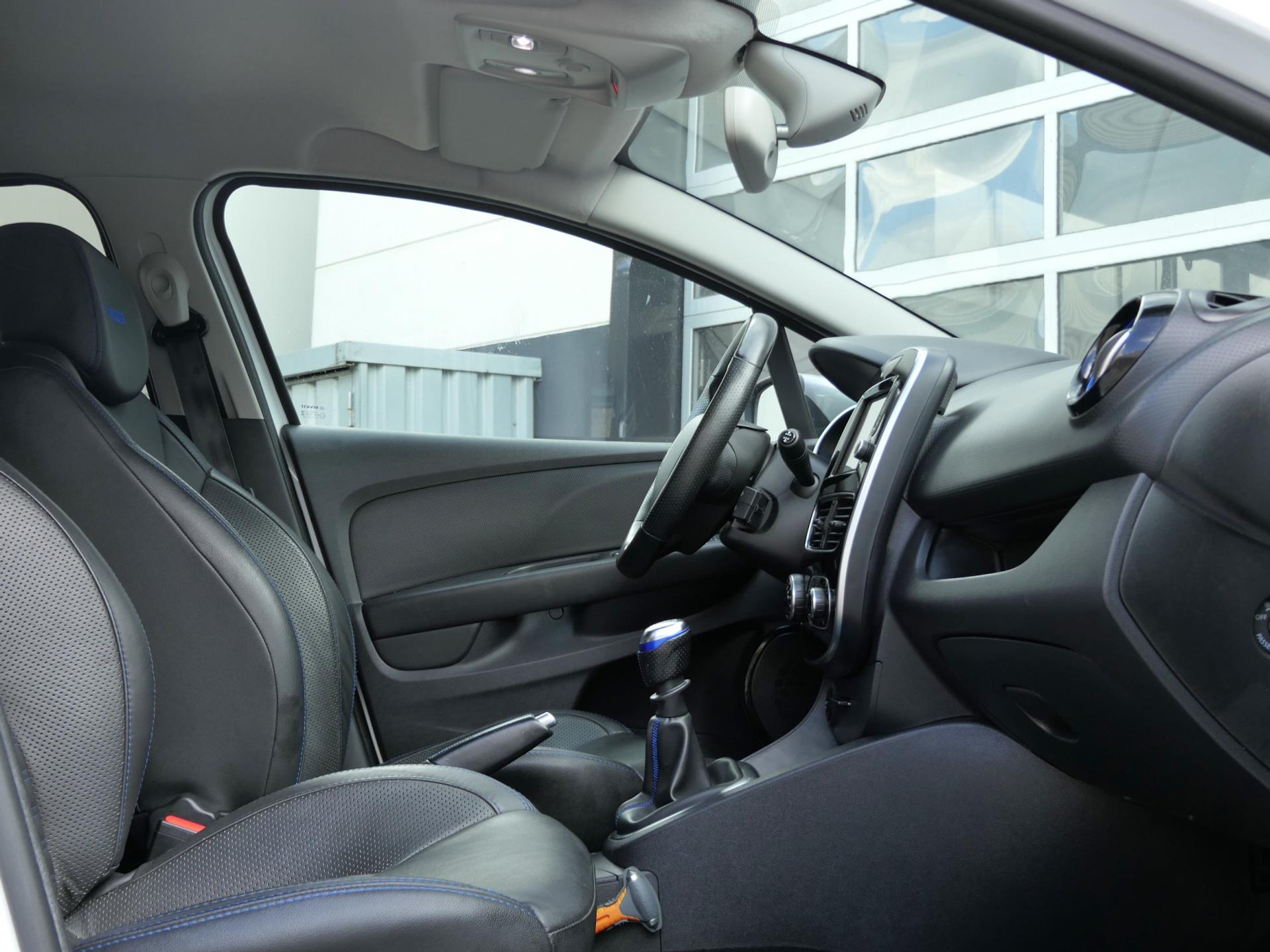 Renault Clio Estate 1.2 TCe 118PK GT-Line | Leer | LED | Camera | Keyless | Climate Control 47572135-10.jpg | Autobedrijf van Wierick