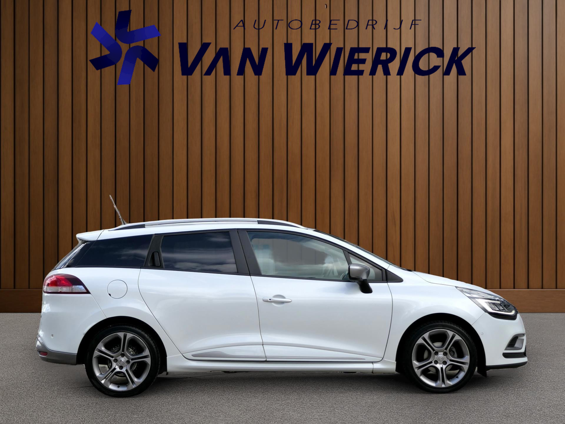 Renault Clio Estate 1.2 TCe 118PK GT-Line | Leer | LED | Camera | Keyless | Climate Control 47572135-2.jpg | Autobedrijf van Wierick