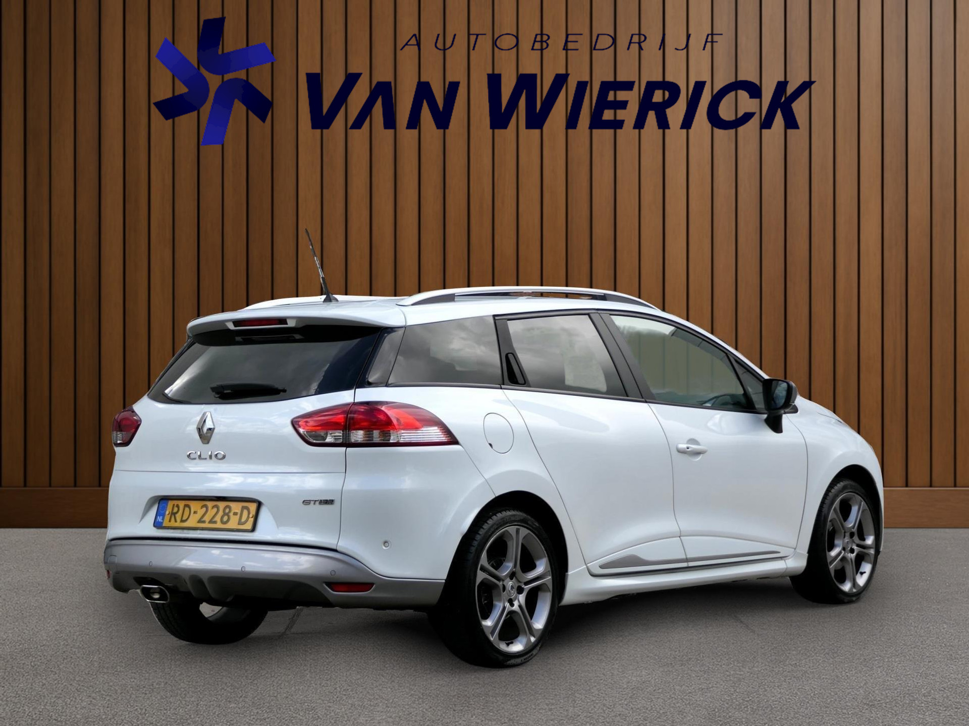 Renault Clio Estate 1.2 TCe 118PK GT-Line | Leer | LED | Camera | Keyless | Climate Control 47572135-3.jpg | Autobedrijf van Wierick