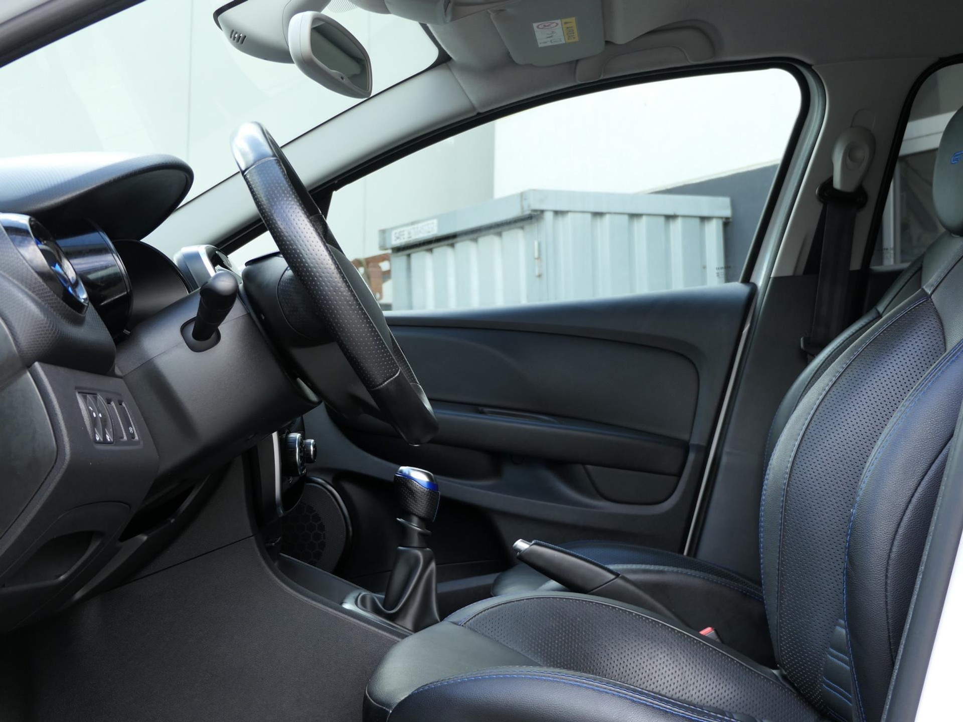 Renault Clio Estate 1.2 TCe 118PK GT-Line | Leer | LED | Camera | Keyless | Climate Control 47572135-8.jpg | Autobedrijf van Wierick