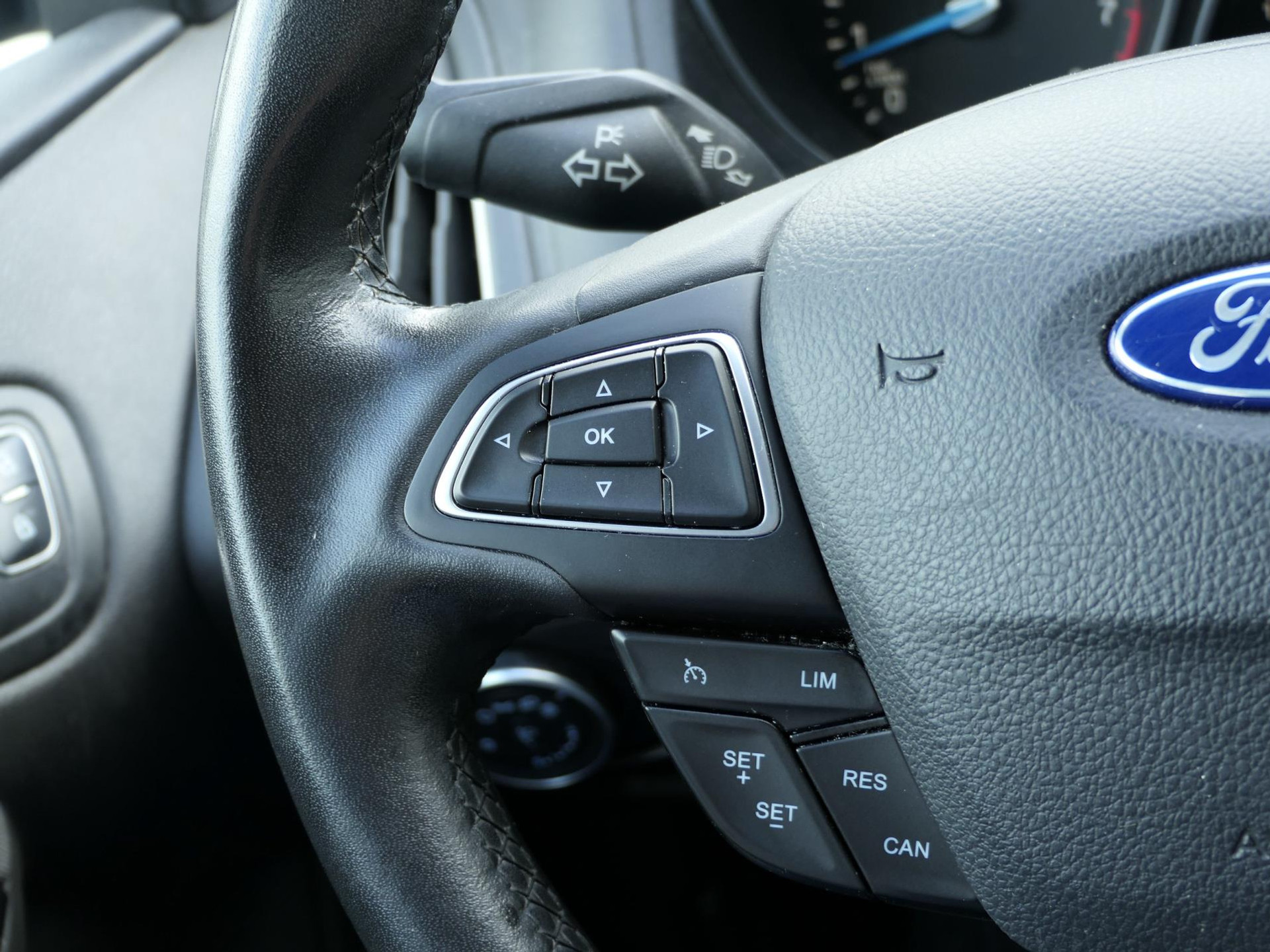 Ford Focus Wagon 1.0 Titanium 125PK! | Cruise | Clima | Navi | Nette Staat 47646471-11.jpg | Autobedrijf van Wierick