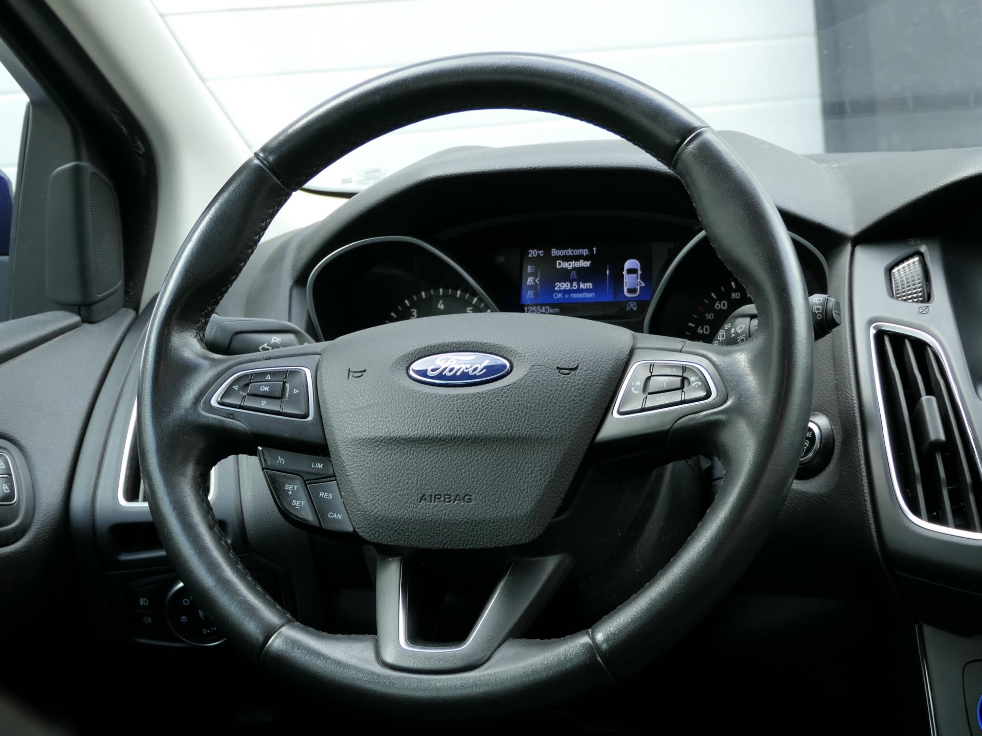 Ford Focus Wagon 1.0 Titanium 125PK! | Cruise | Clima | Navi | Nette Staat 47646471-16.jpg | Autobedrijf van Wierick