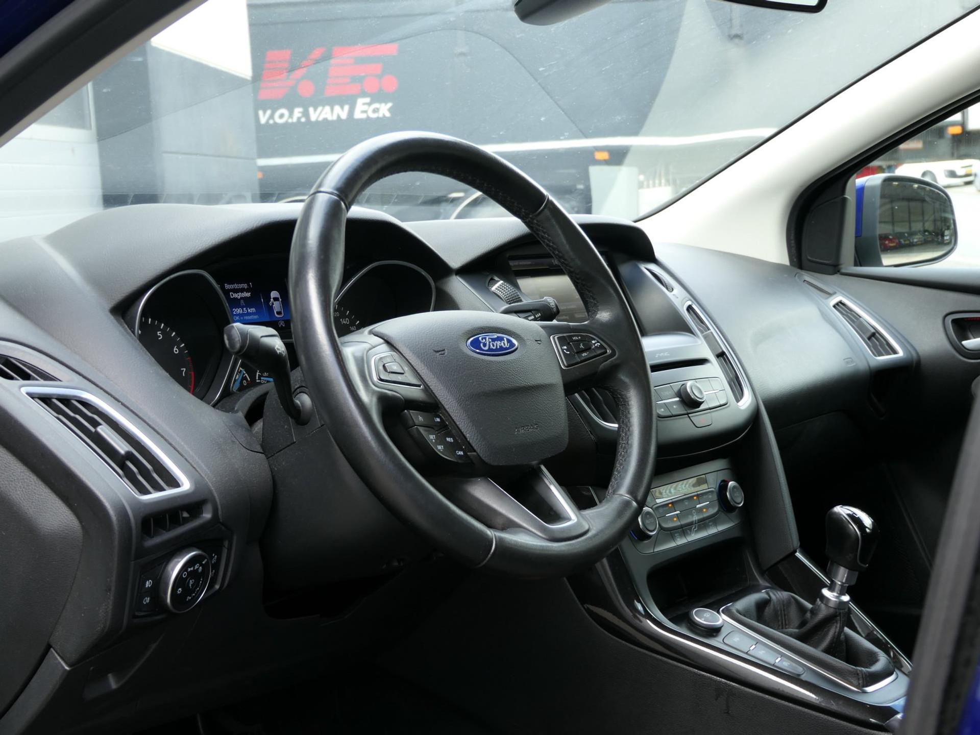 Ford Focus Wagon 1.0 Titanium 125PK! | Cruise | Clima | Navi | Nette Staat 47646471-5.jpg | Autobedrijf van Wierick