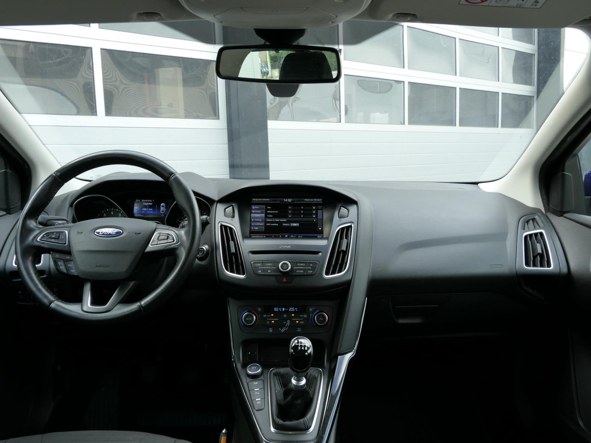 Ford Focus Wagon 1.0 Titanium 125PK! | Cruise | Clima | Navi | Nette Staat 47646471-7.jpg | Autobedrijf van Wierick