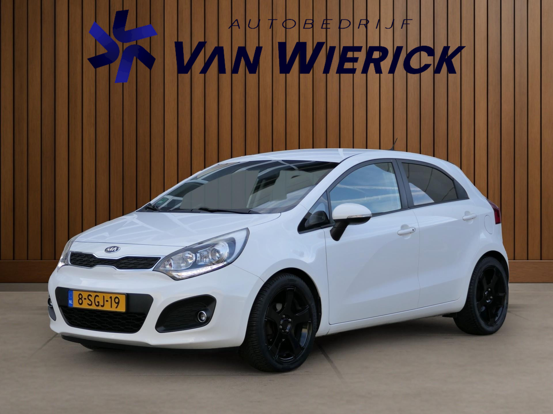 Kia Rio 1.2 CVVT Super Pack 5-Deurs | Cruise | Clima | Bluetooth | 17 Inch 48052003-0.jpg | Autobedrijf van Wierick