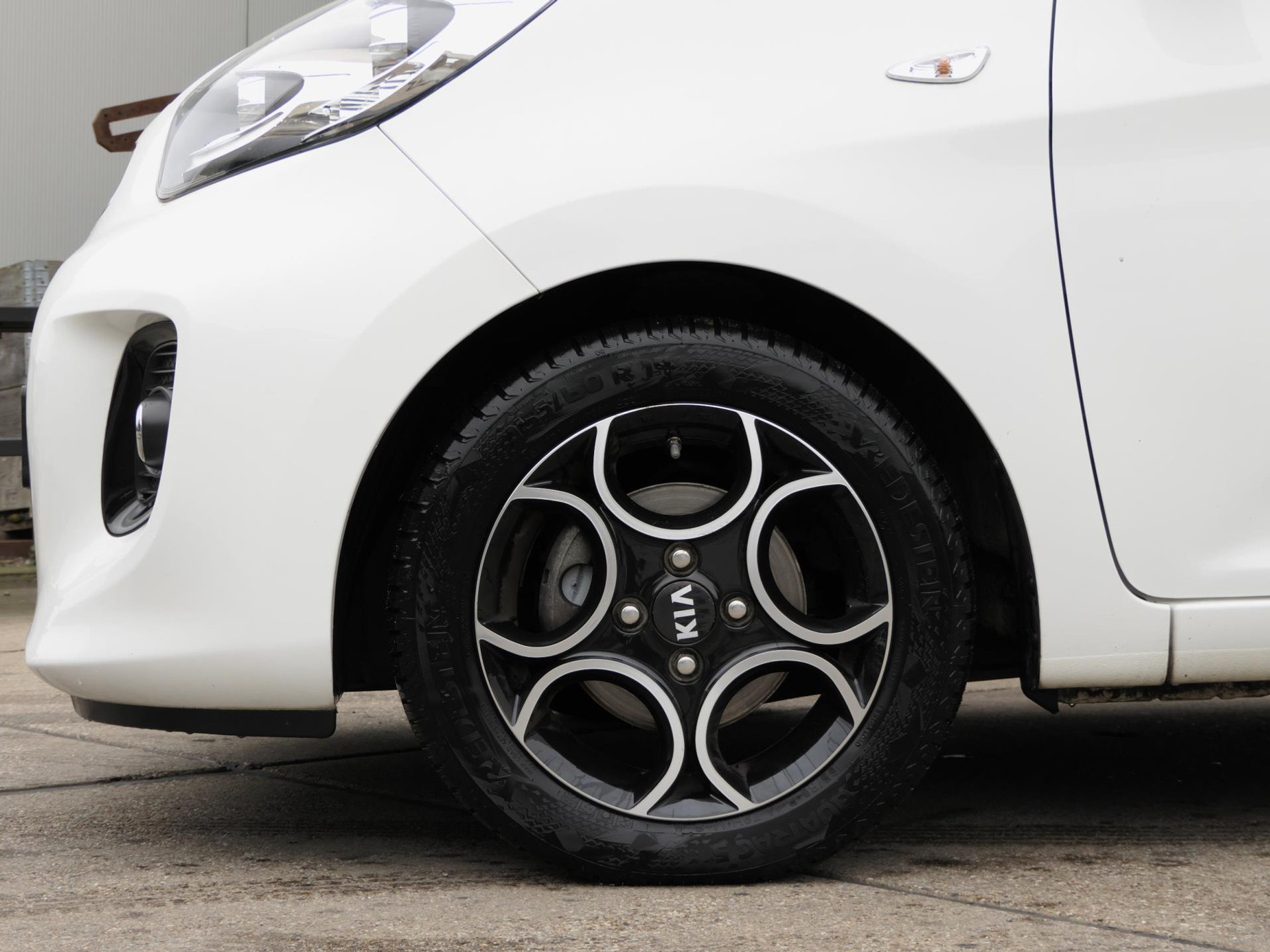 Kia Picanto 1.0 CVVT DynamicLine 5-Deurs | Cruise | Clima | LM Velgen 48085208-4.jpg | Autobedrijf van Wierick