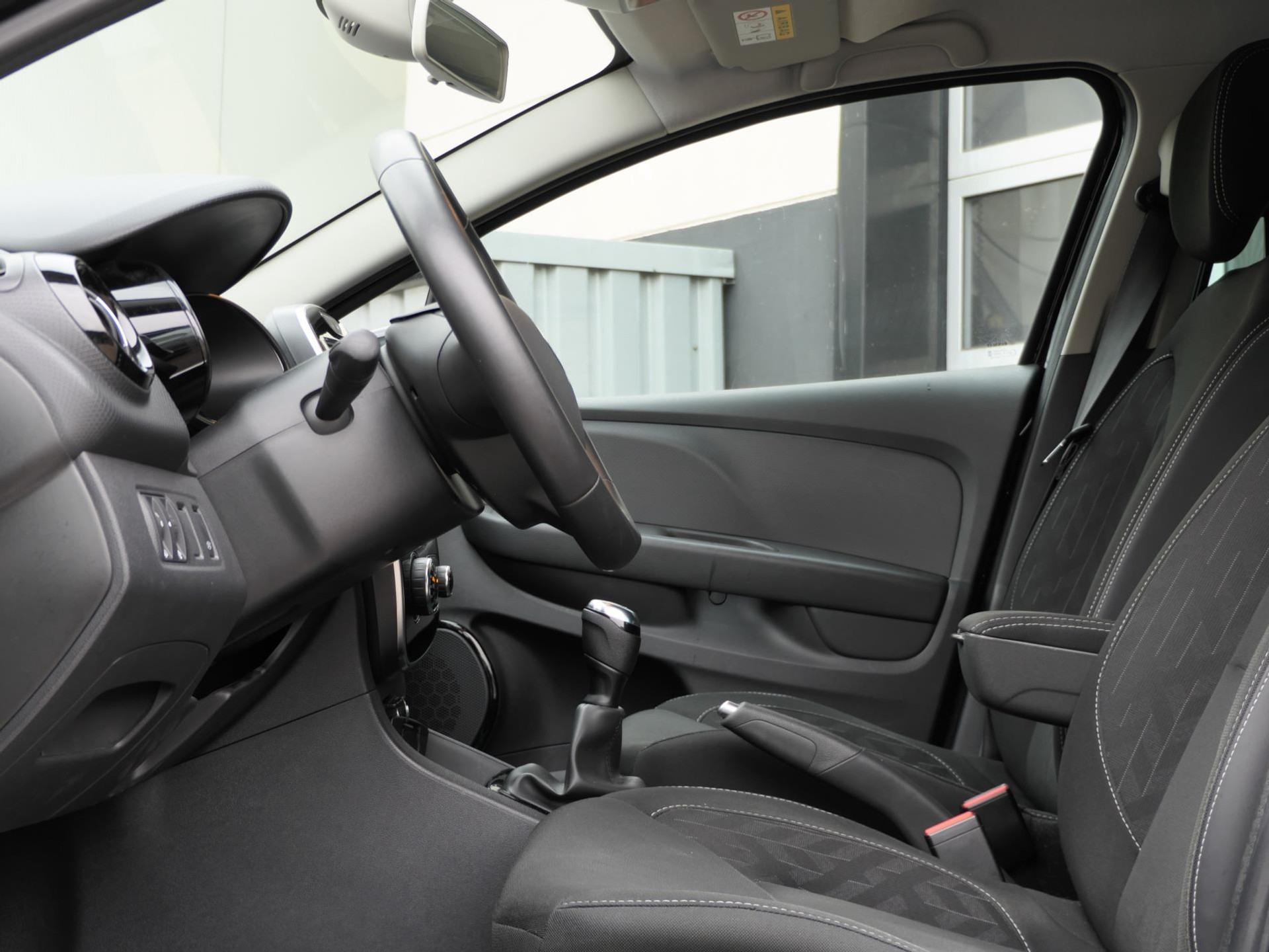 Renault Clio 0.9 TCe Limited | Cruise | Navi | 17 Inch | Nette Staat 48127056-6.jpg | Autobedrijf van Wierick