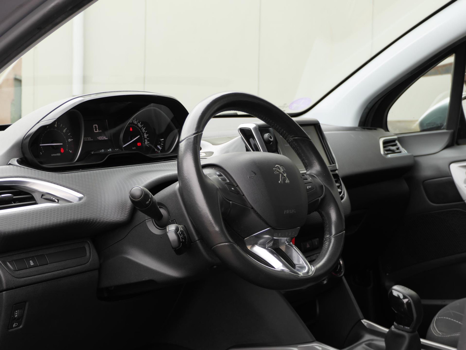 Peugeot 2008 1.2 PureTech Active | Carplay | Cruise | Trekhaak | Distributieriem v.v. 48127615-5.jpg | Autobedrijf van Wierick