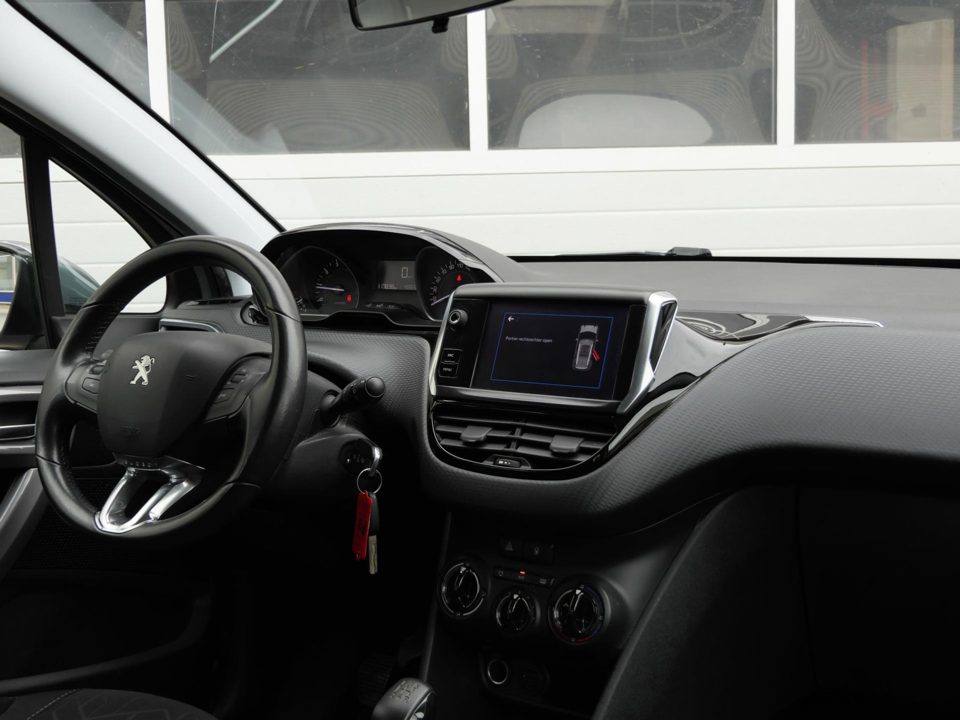 Peugeot 2008 1.2 PureTech Active | Carplay | Cruise | Trekhaak | Distributieriem v.v. 48127615-9.jpg | Autobedrijf van Wierick