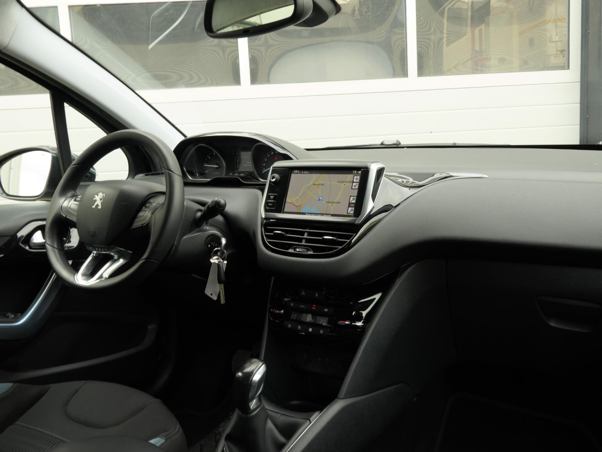 Peugeot 208 1.6 VTi Intuïtive 120PK! | Cruise | Bluetooth | Clima | Parkeersensoren 48534708-11.jpg | Autobedrijf van Wierick