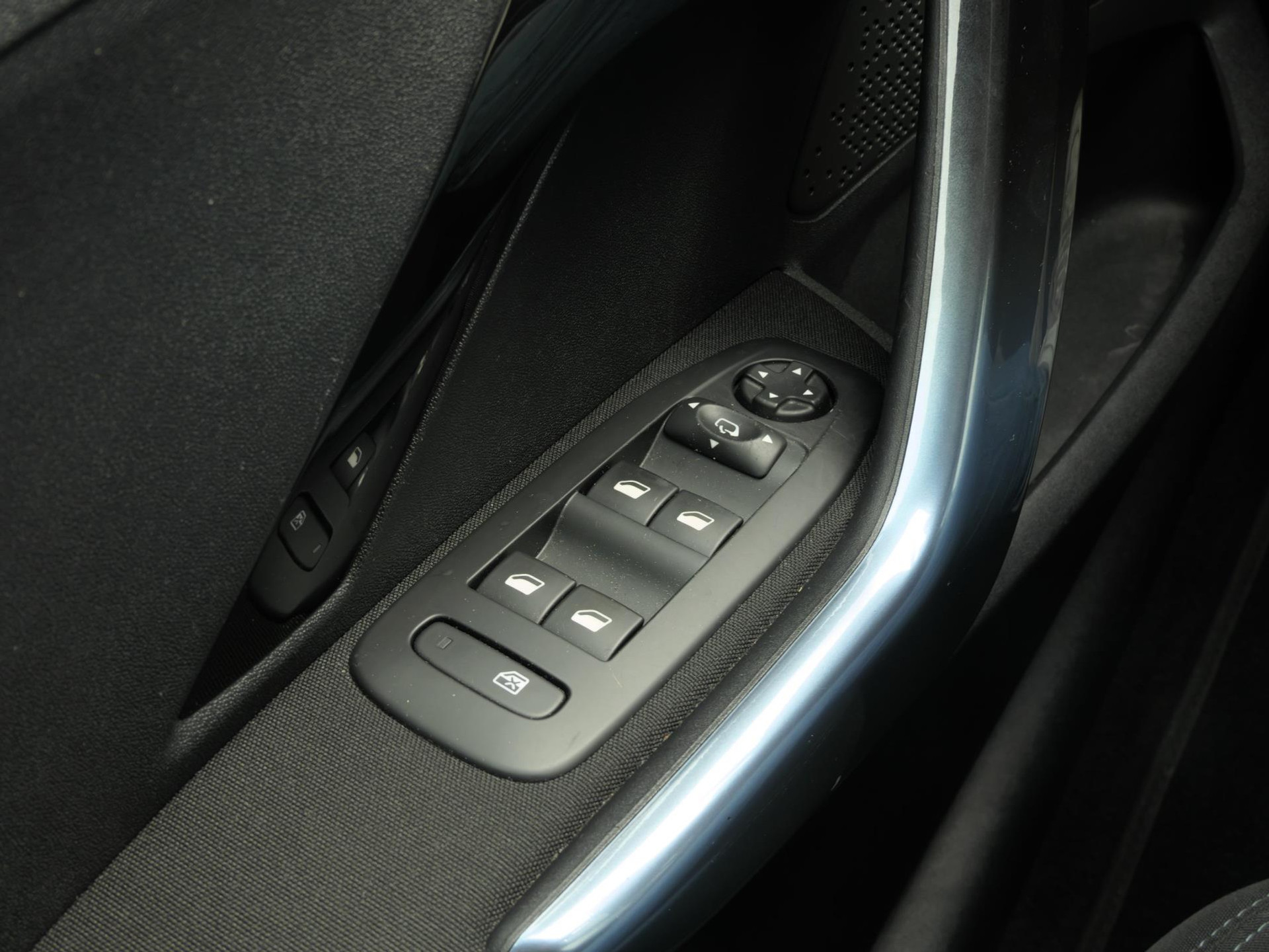 Peugeot 208 1.6 VTi Intuïtive 120PK! | Cruise | Bluetooth | Clima | Parkeersensoren 48534708-17.jpg | Autobedrijf van Wierick