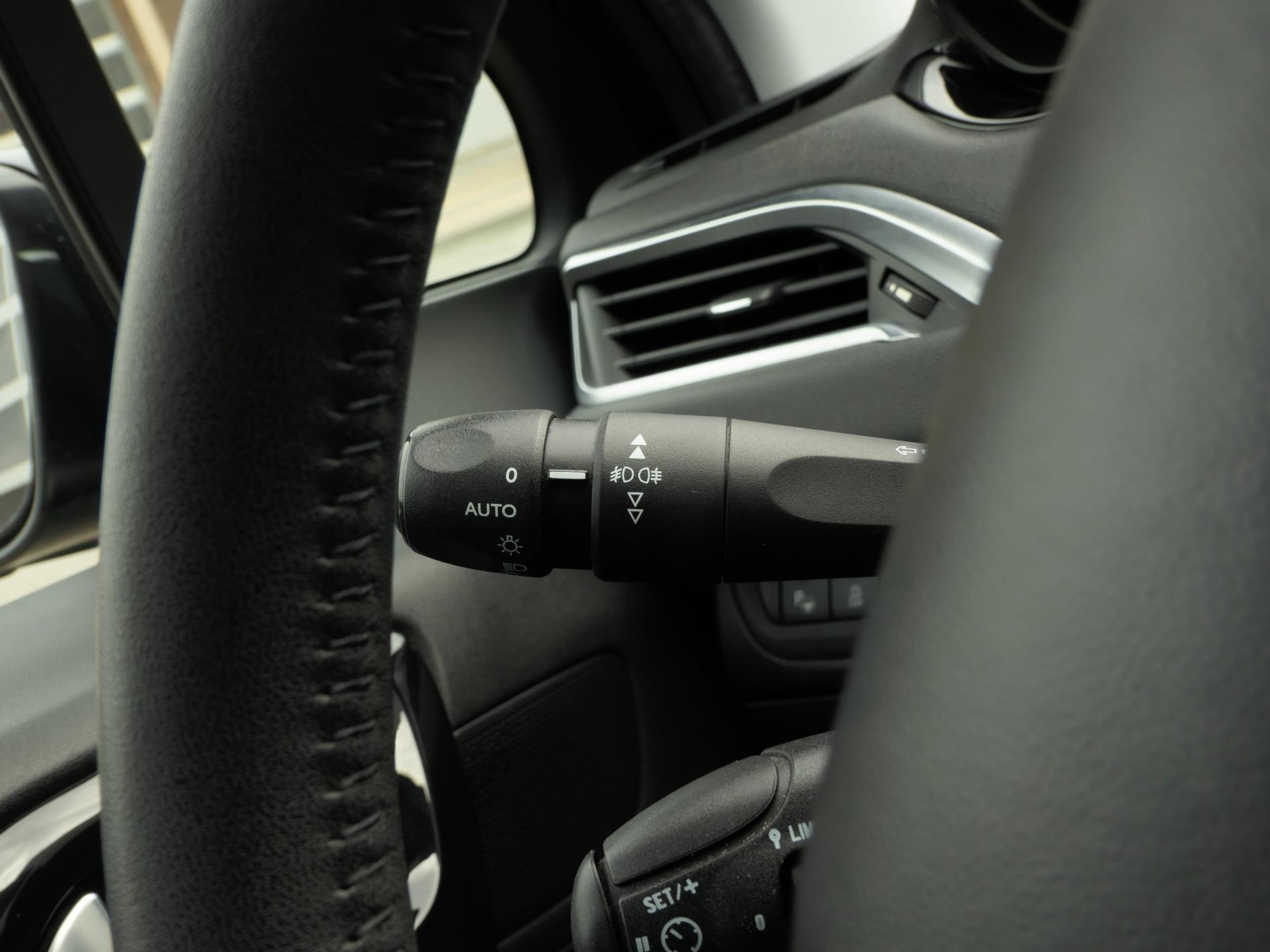 Peugeot 208 1.6 VTi Intuïtive 120PK! | Cruise | Bluetooth | Clima | Parkeersensoren 48534708-18.jpg | Autobedrijf van Wierick
