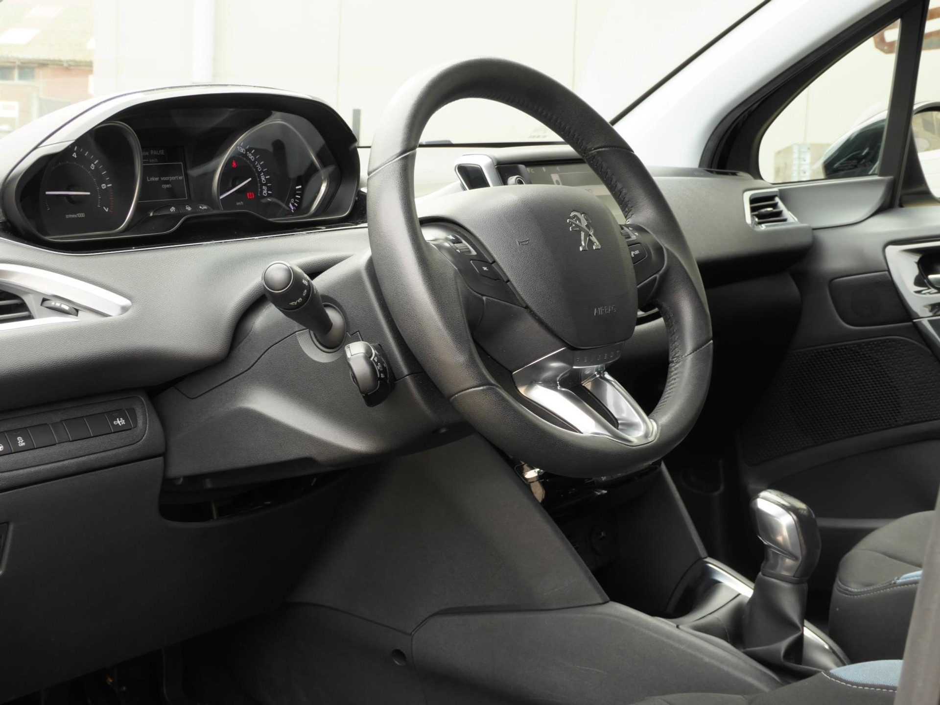 Peugeot 208 1.6 VTi Intuïtive 120PK! | Cruise | Bluetooth | Clima | Parkeersensoren 48534708-7.jpg | Autobedrijf van Wierick