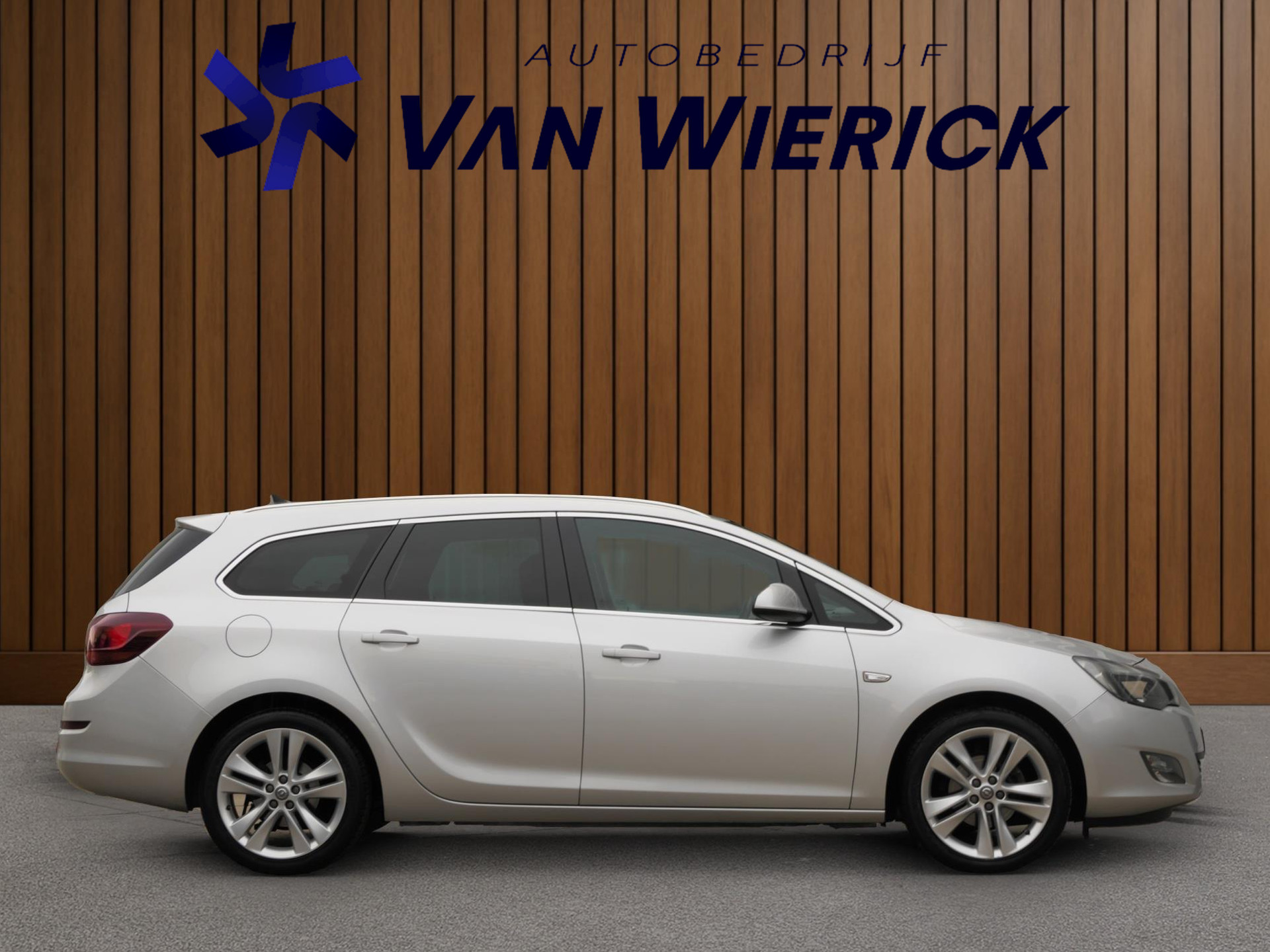 Opel Astra Sports Tourer 1.4 Turbo Sport 120PK! | Clima | Cruise | PDC | Bluetooth 48552548-2.jpg | Autobedrijf van Wierick