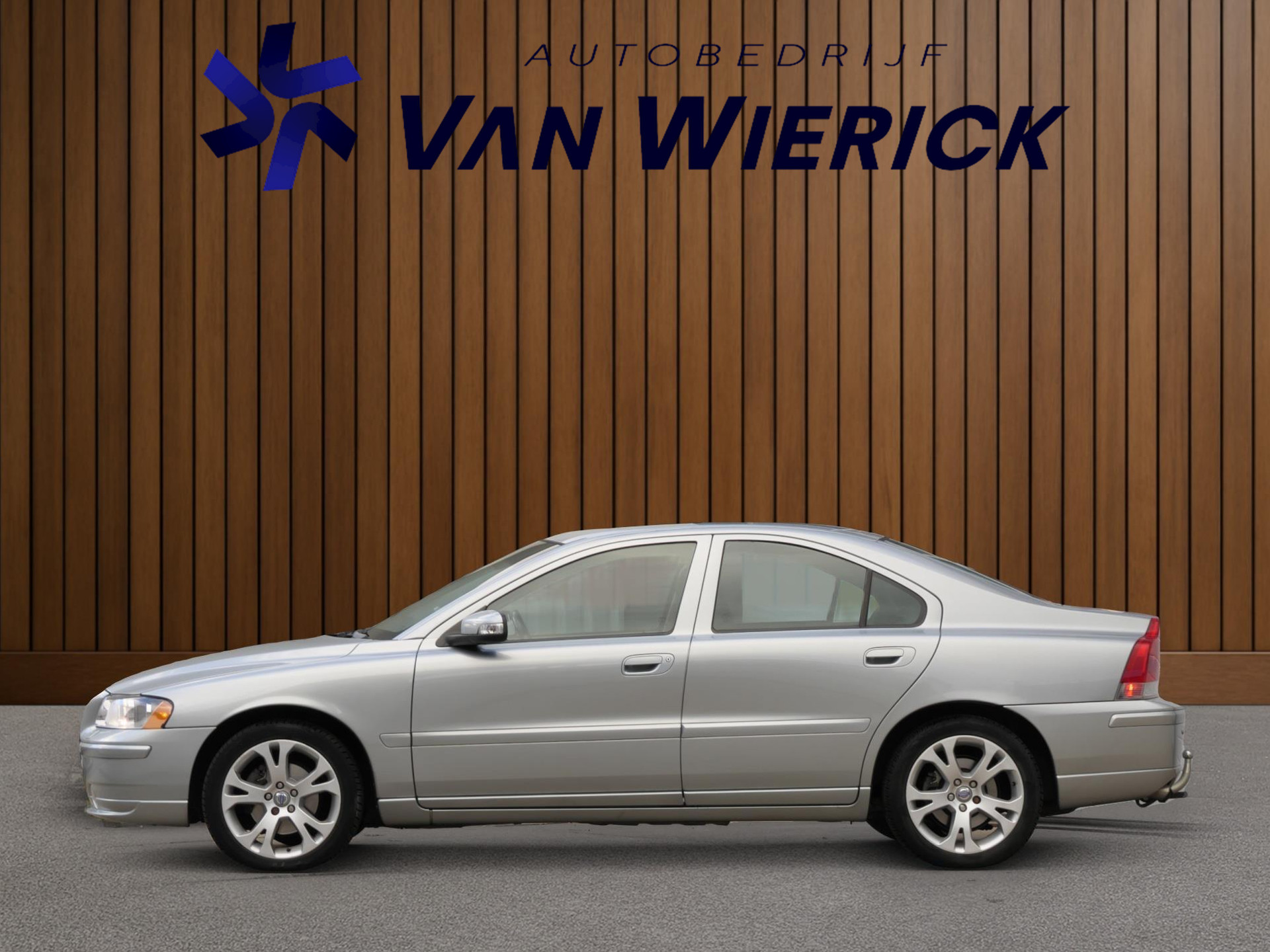 Volvo S60 2.4 Drivers Edition Automaat 140PK Youngtimer! Schuif/kanteldak | Leer | Trekhaak | Stoelverwarming 48660311-1.jpg | Autobedrijf van Wierick