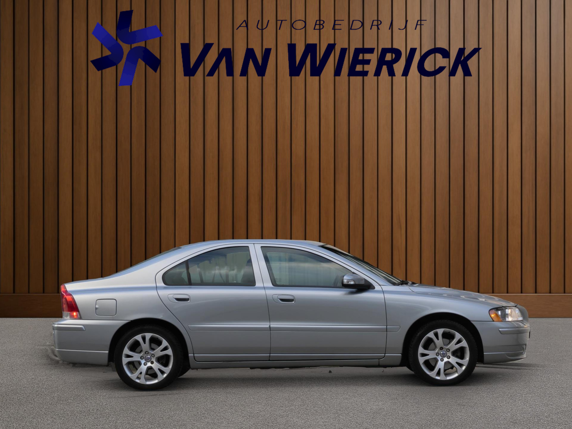Volvo S60 2.4 Drivers Edition Automaat 140PK Youngtimer! Schuif/kanteldak | Leer | Trekhaak | Stoelverwarming 48660311-2.jpg | Autobedrijf van Wierick