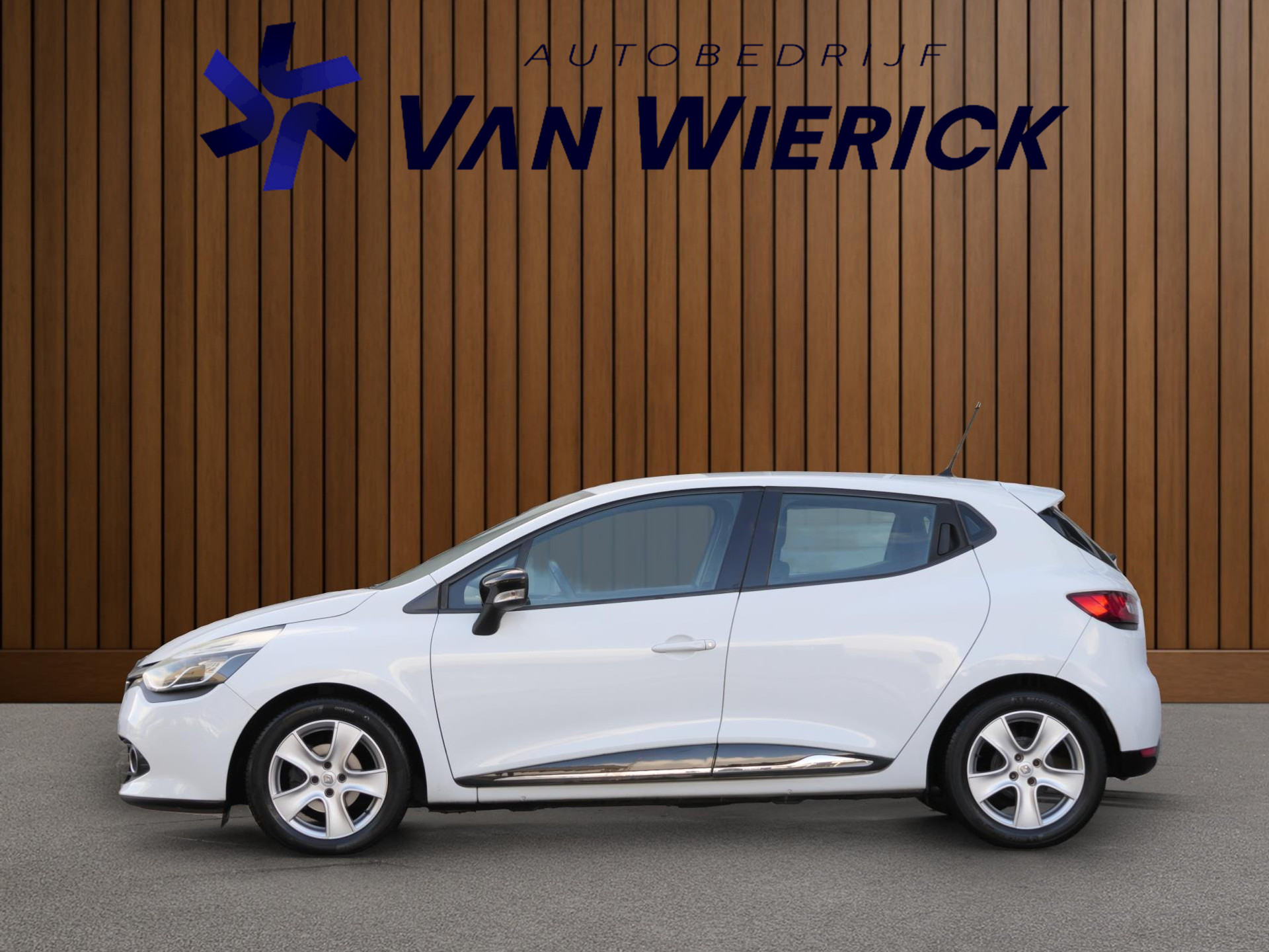 Renault Clio 0.9 TCe Expression 5-Deurs | Bluetooth | Navi | LM Velgen 48698108-1.jpg | Autobedrijf van Wierick