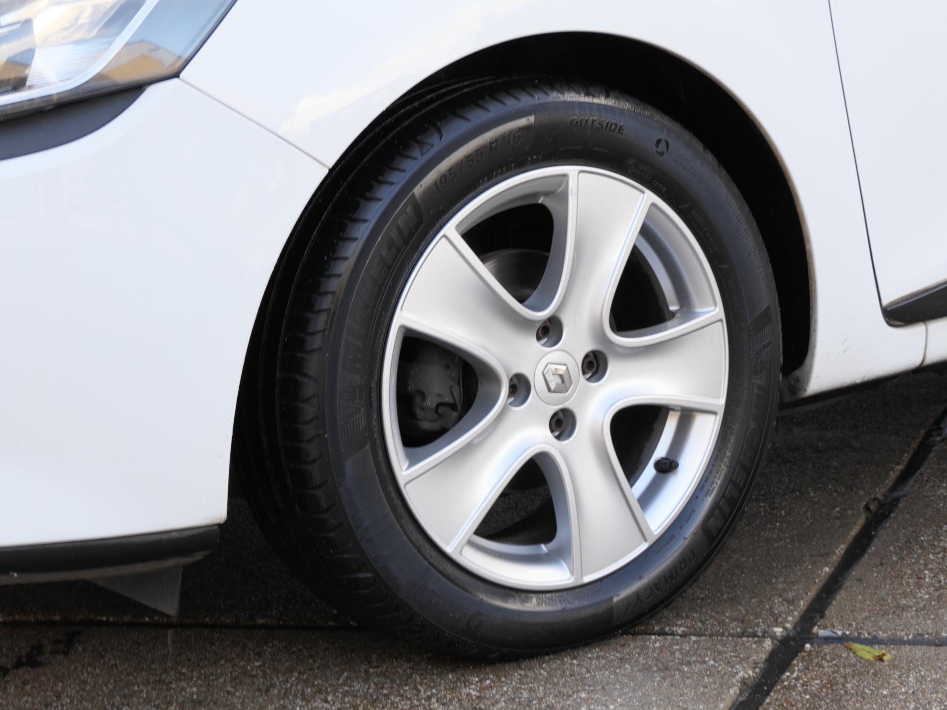 Renault Clio 0.9 TCe Expression 5-Deurs | Bluetooth | Navi | LM Velgen 48698108-4.jpg | Autobedrijf van Wierick