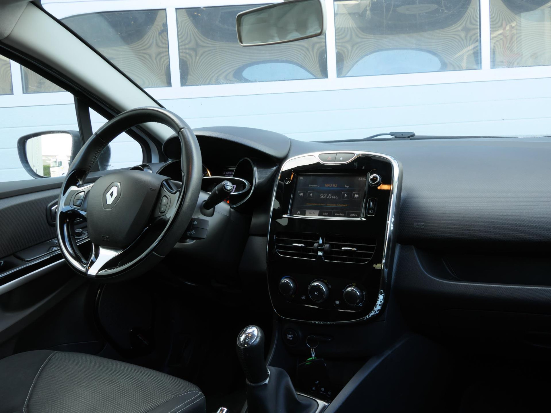 Renault Clio 0.9 TCe Expression 5-Deurs | Bluetooth | Navi | LM Velgen 48698108-9.jpg | Autobedrijf van Wierick
