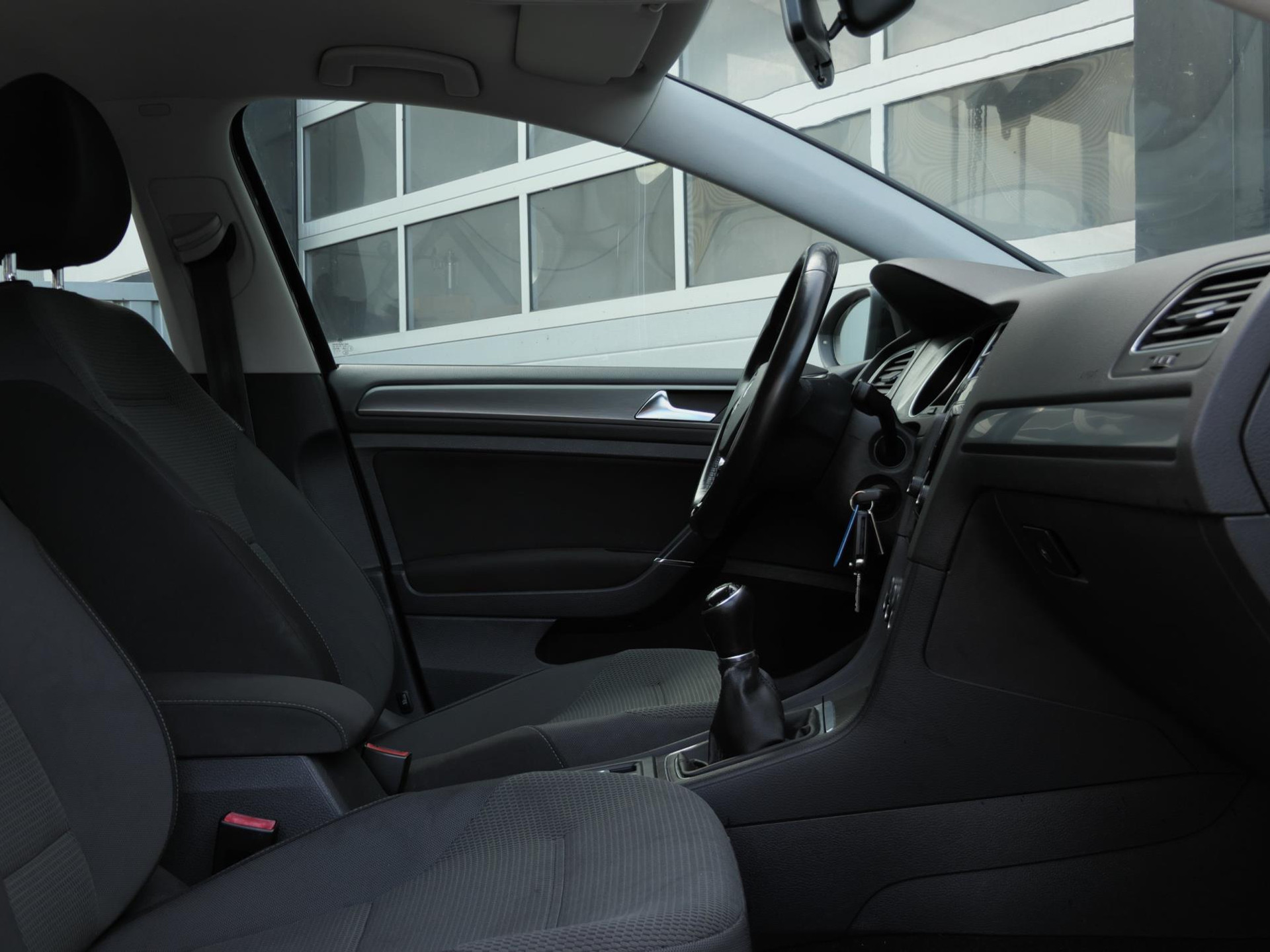 Volkswagen Golf 1.2 TSI Comfortline | Cruise | Trekhaak | Led 48725379-10.jpg | Autobedrijf van Wierick