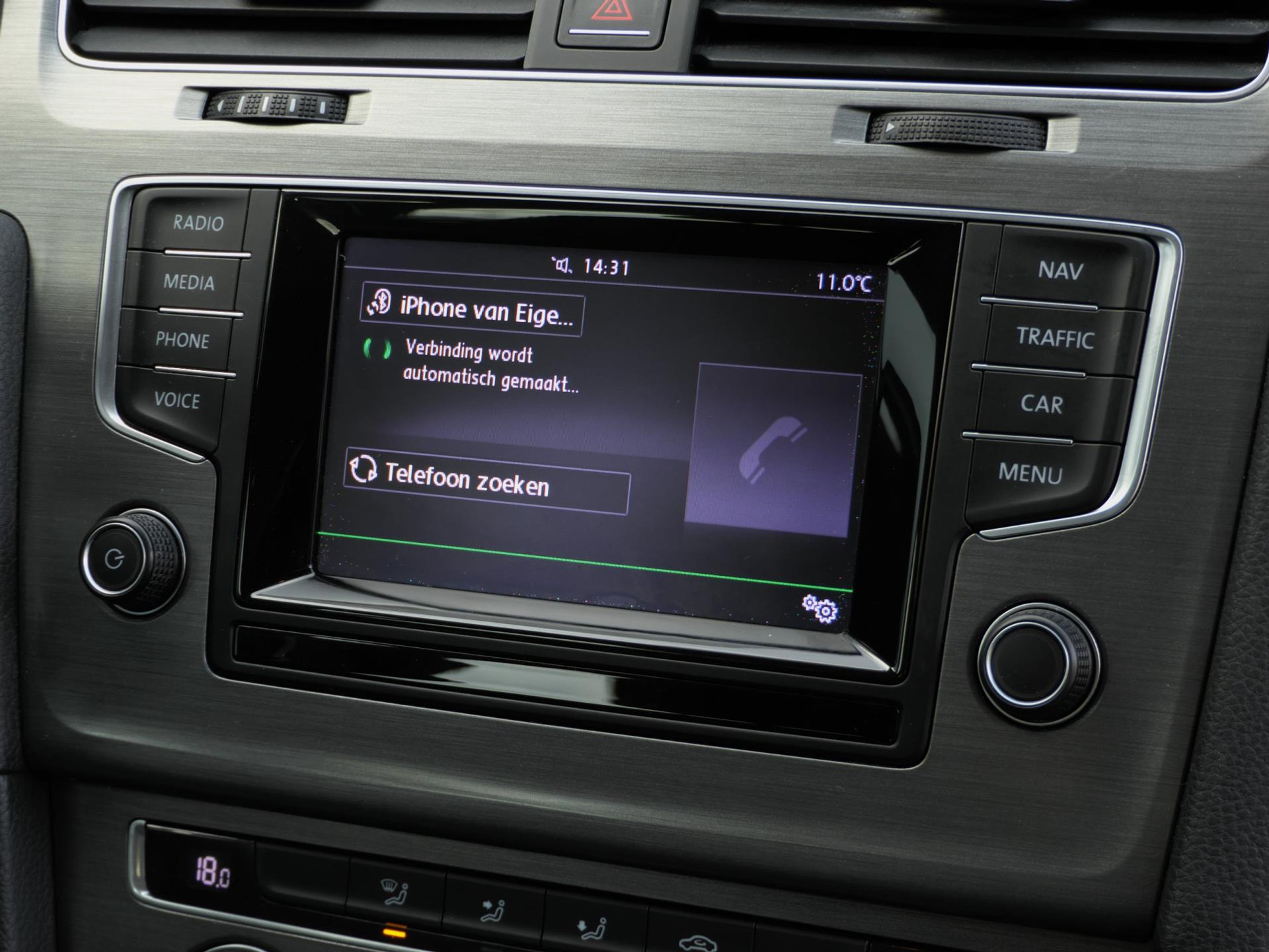 Volkswagen Golf 1.2 TSI Comfortline | Cruise | Trekhaak | Led 48725379-12.jpg | Autobedrijf van Wierick