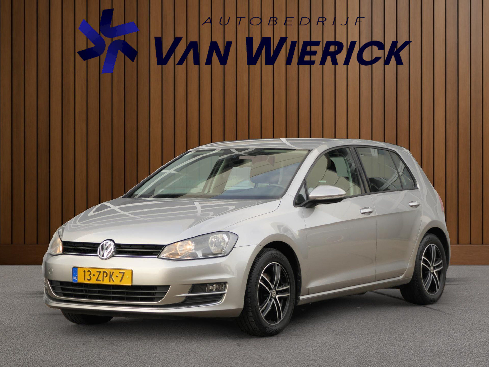 Volkswagen Golf 1.4 TSI 122PK Highline Automaat | Velours | Trekhaak | Clima 49176793-0.jpg | Autobedrijf van Wierick