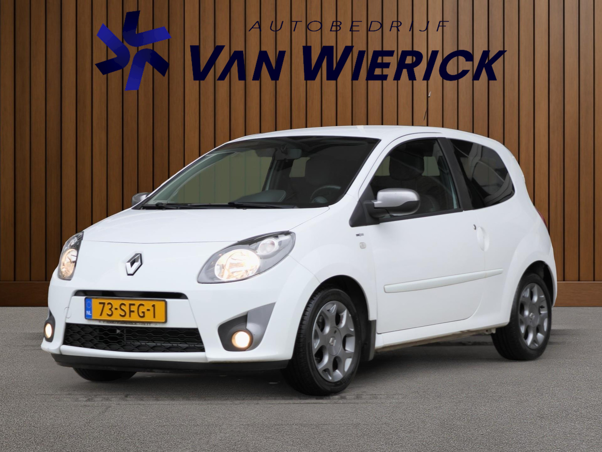 Renault Twingo 1.2-16V Night & Day 75PK | Cruise | Bluetooth | Airco 49627217-0.jpg | Autobedrijf van Wierick