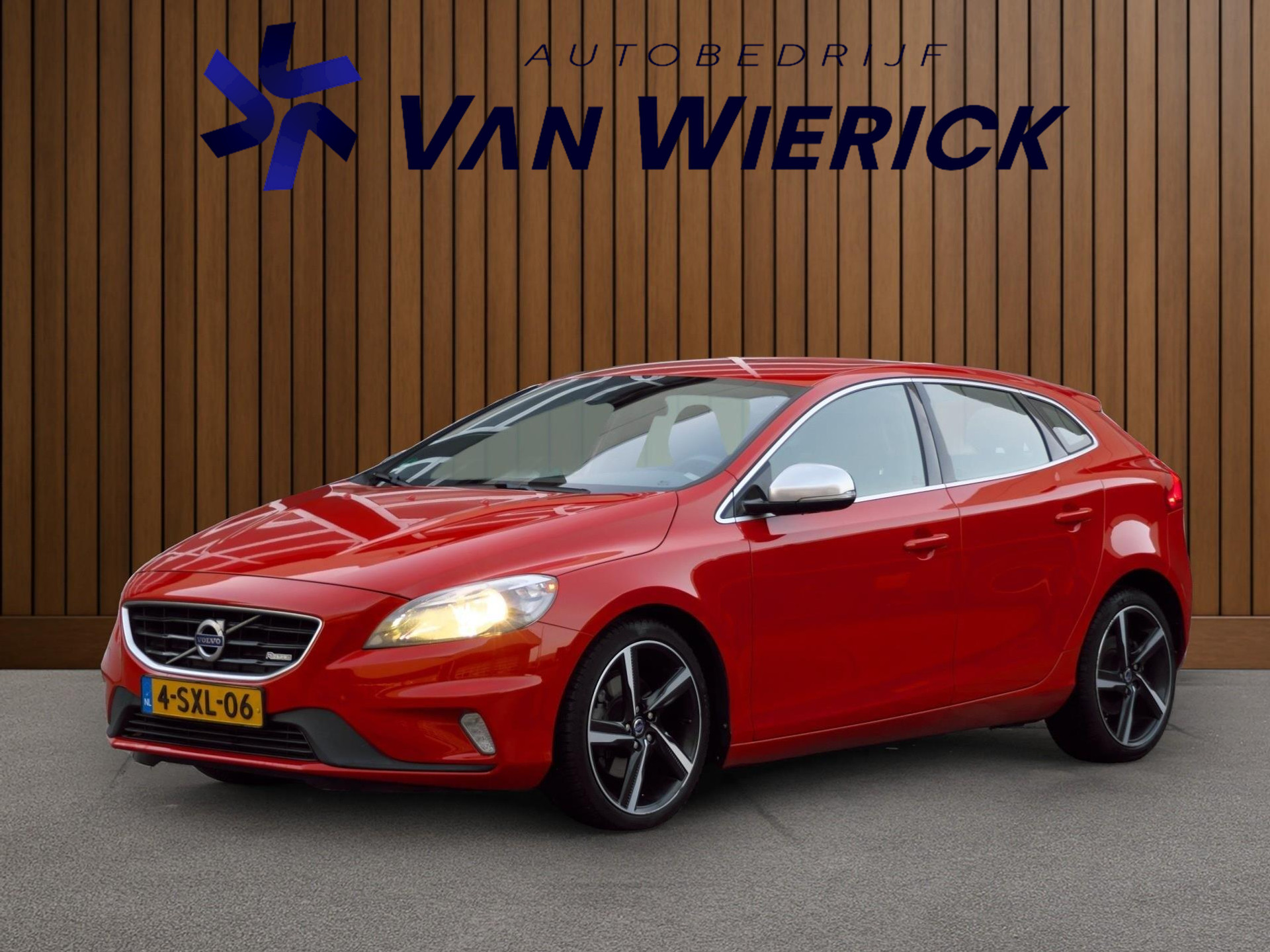 Volvo V40 1.6 T3 R-Design 150PK | Alcantara | Camera | Cruise | Navi 50093735-0.jpg | Autobedrijf van Wierick