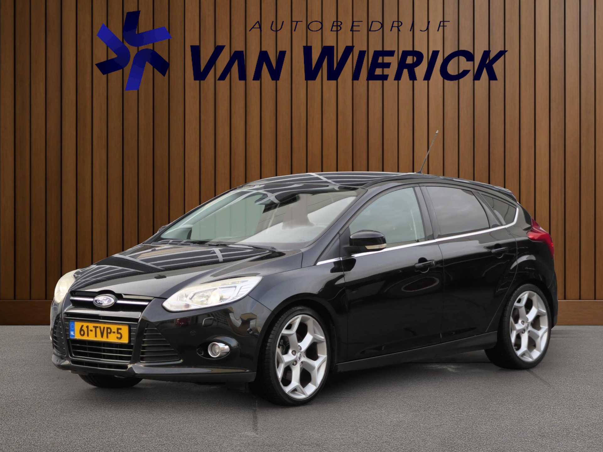 Ford Focus 1.0 EcoBoost Titanium | Xenon | Leer | Stoelverwarming | Trekhaak 50098967-0.jpg | Autobedrijf van Wierick