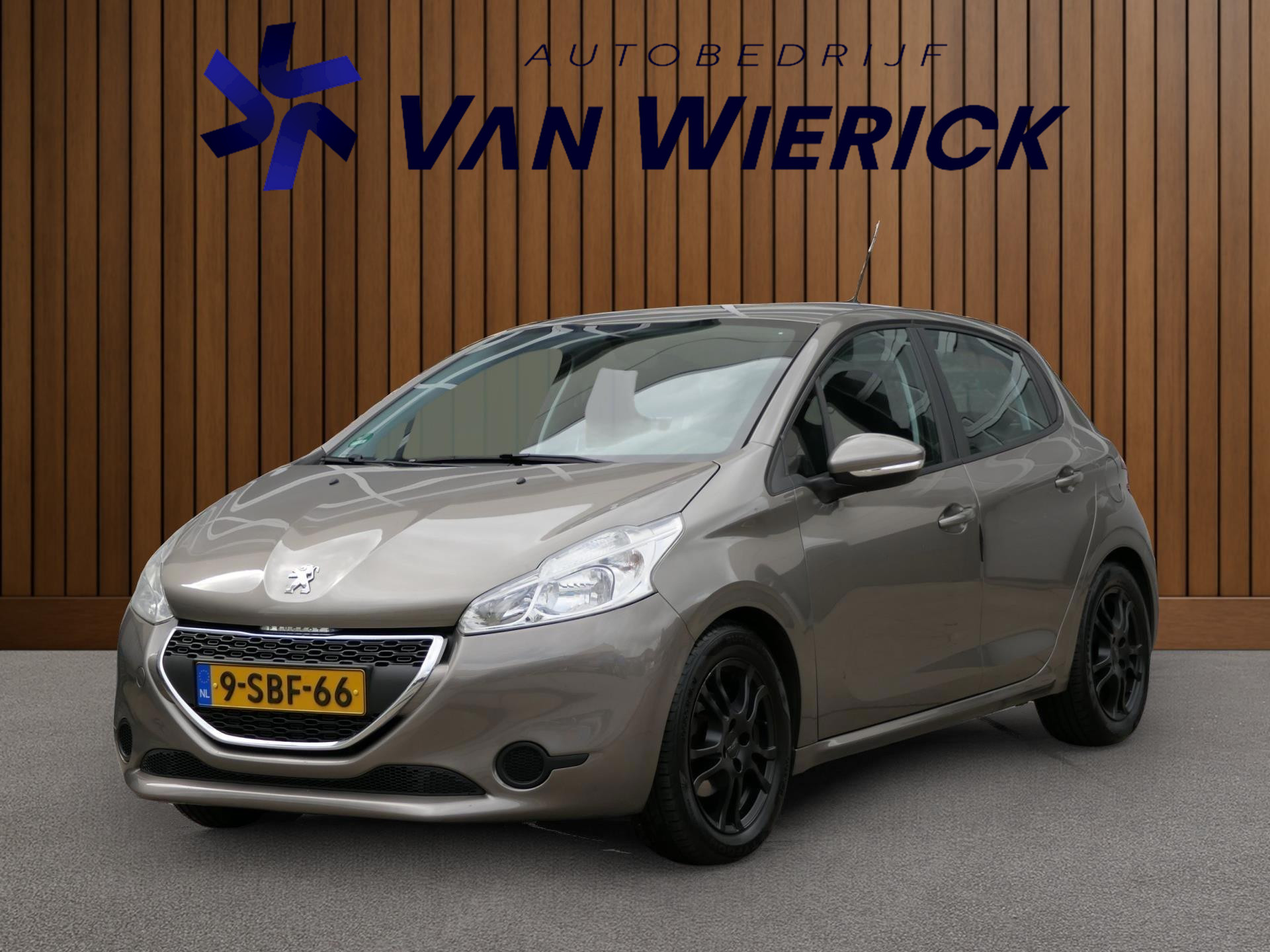 Peugeot 208 1.4 VTi 95PK! 5-Deurs | Cruise | Nette Staat 47681307-0.jpg | Autobedrijf van Wierick