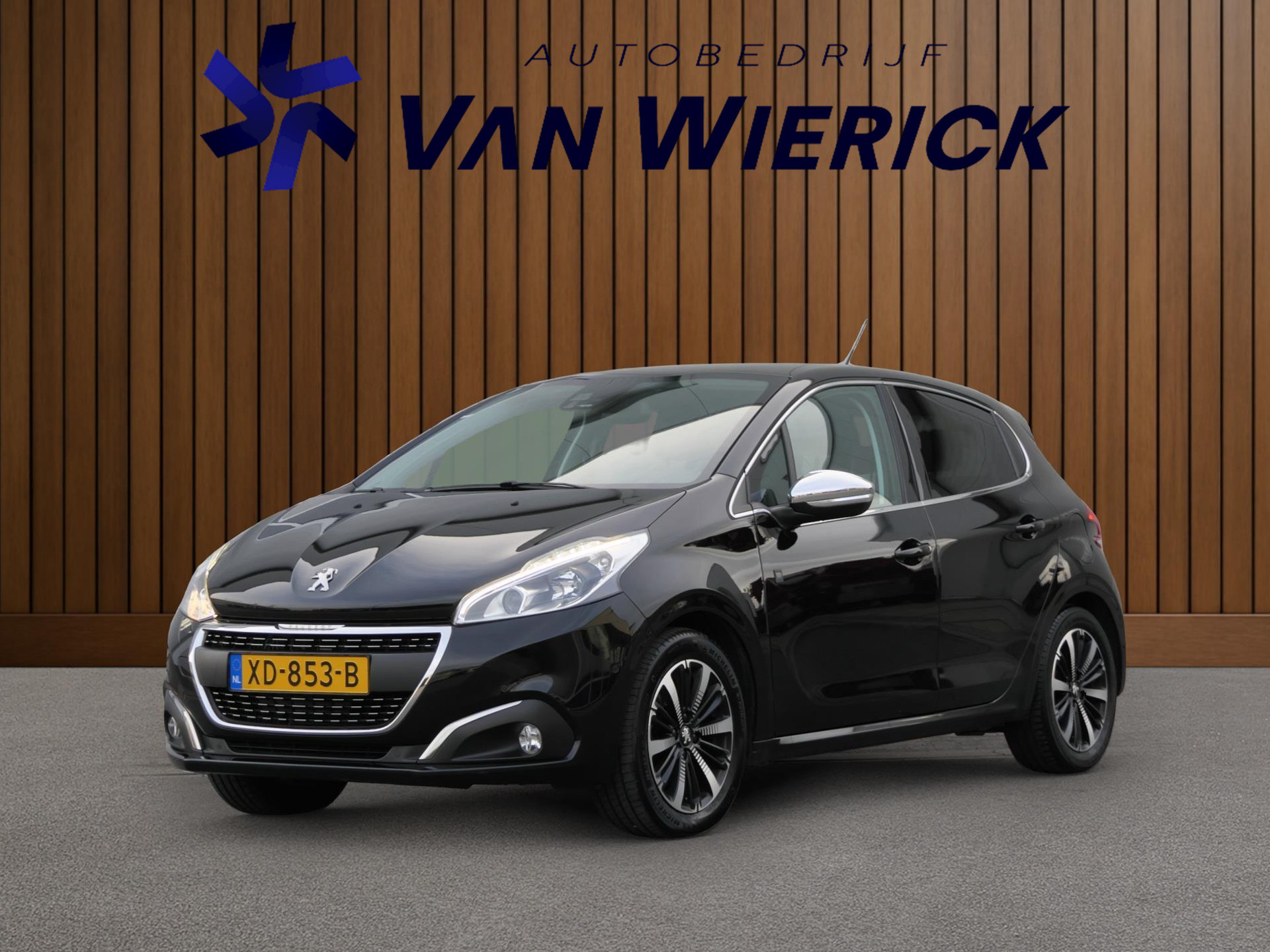 Peugeot 208 1.2 PureTech Tech Edition 110PK | Carplay | Clima | PDC | Nette Staat 48065101-0.jpg | Autobedrijf van Wierick