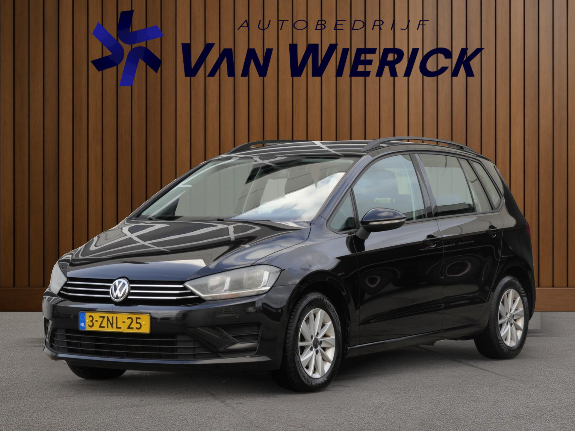 Volkswagen Golf Sportsvan 1.2 TSI Comfortline 110PK | Cruise | Navi | Trekhaak | Bluetooth 48576233-0.jpg | Autobedrijf van Wierick